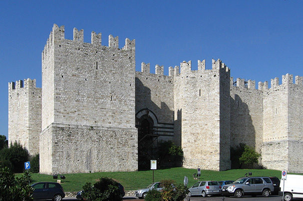 Prato, quel castello che non rispetta i confini