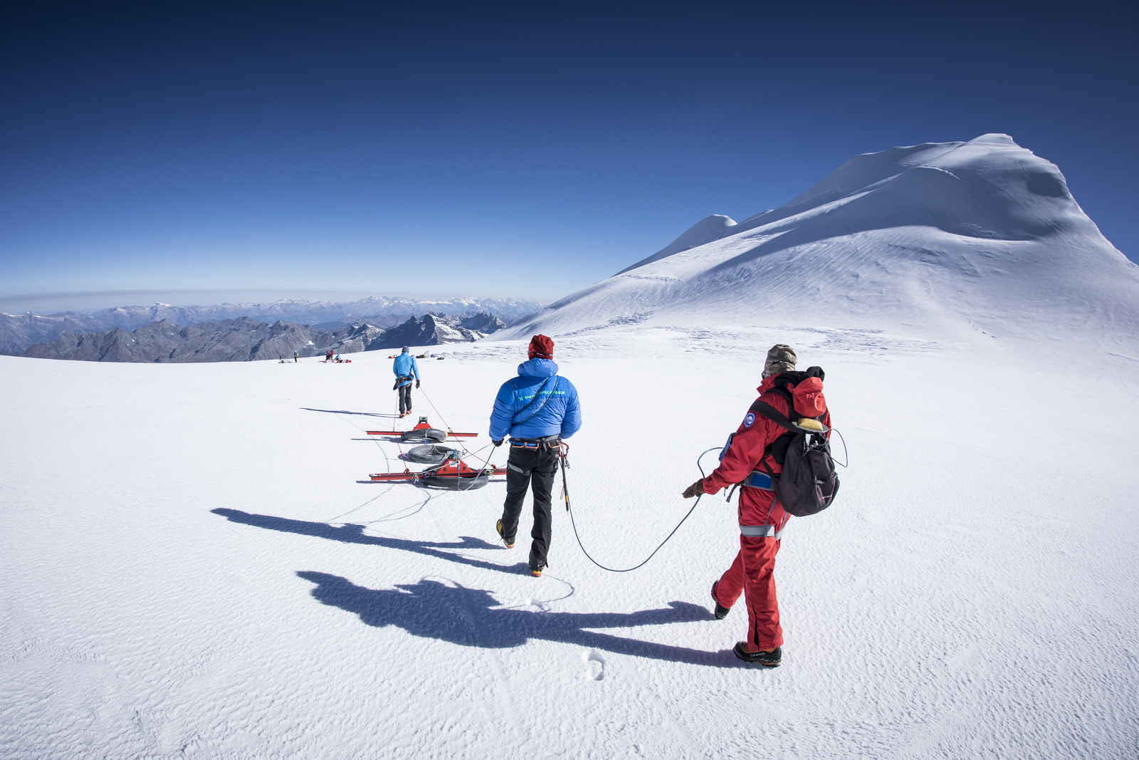 I ricercatori sul Grand Combin al confine tra Svizzera e Italia (credit Riccardo Selvatico per Cnr e Università Ca’ Foscari Venezia)