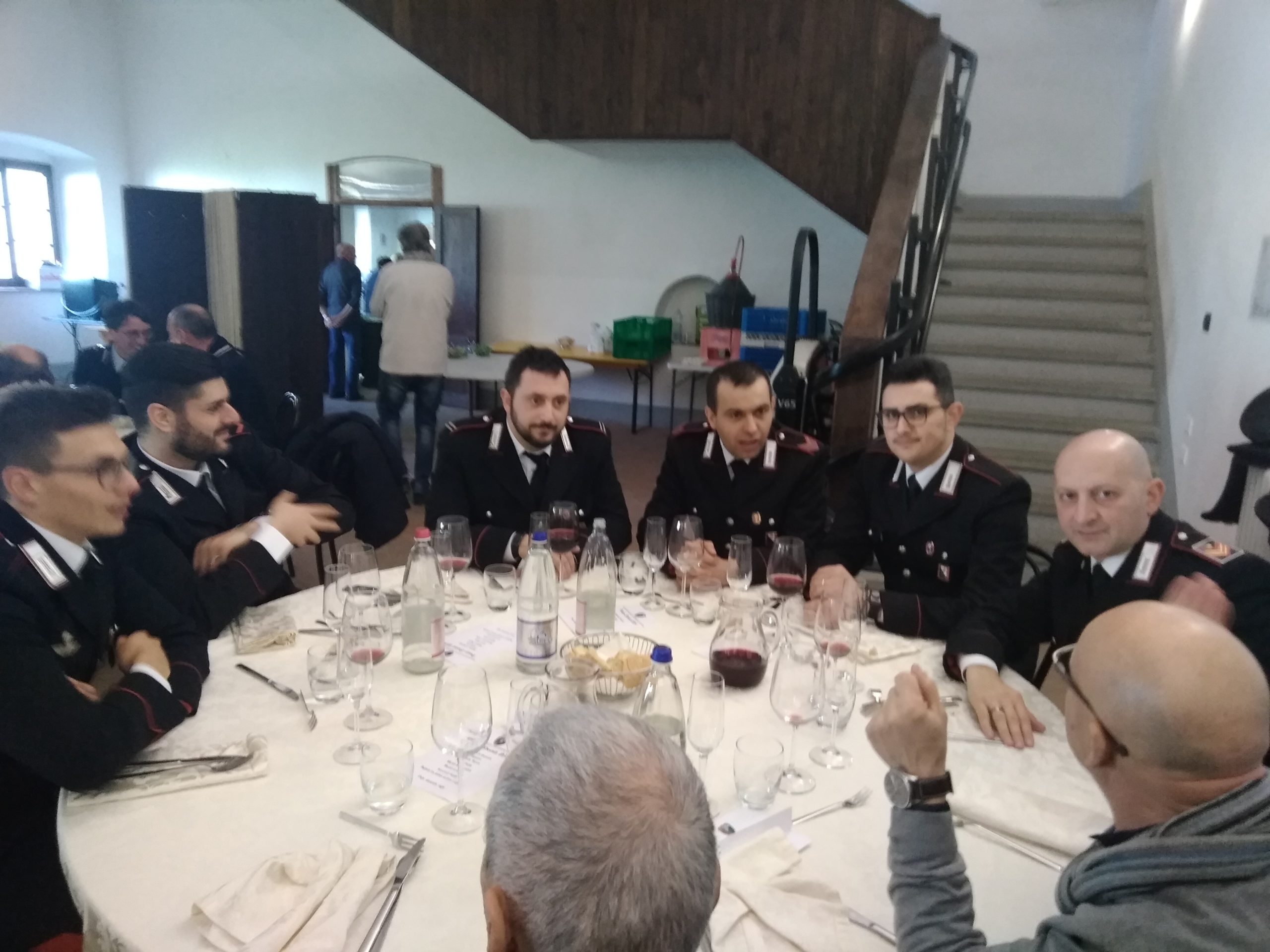 Carabinieri in congedo a pranzo tutti insieme a Vaiano (foto)