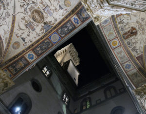 La torre di Arnolfo dal cortile interno di Palazzo Vecchio