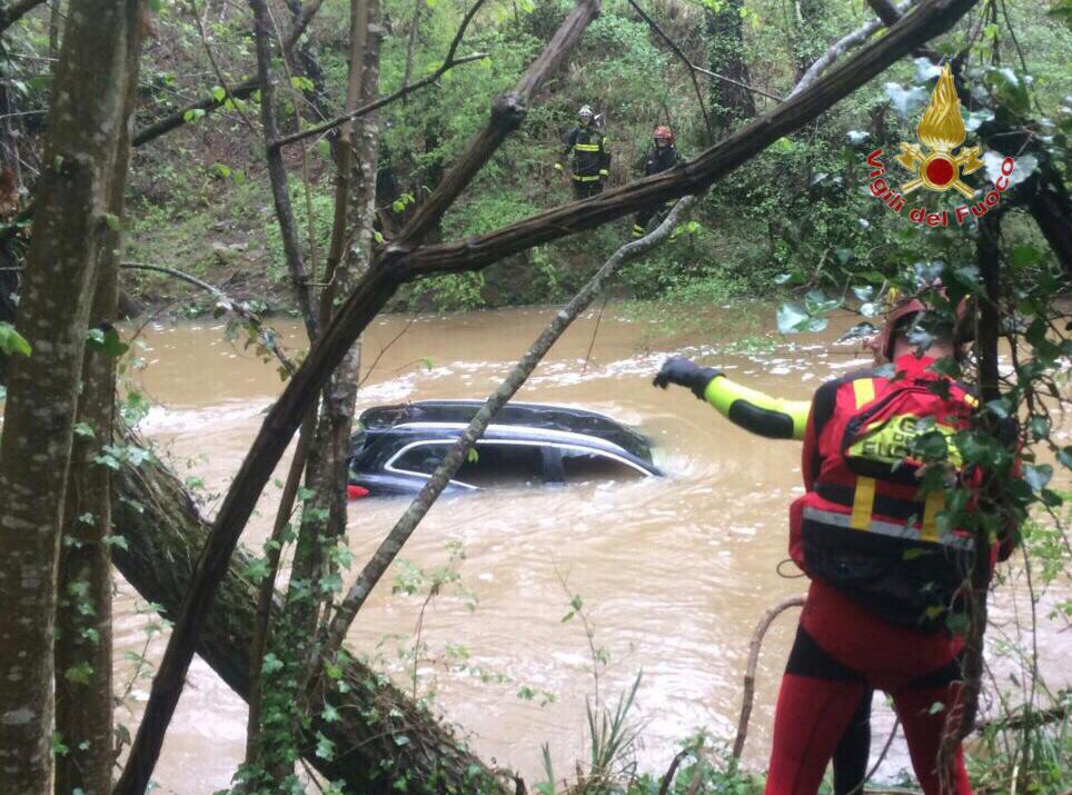 Cadavere donna annegata trovato a  5 km dalla sua auto