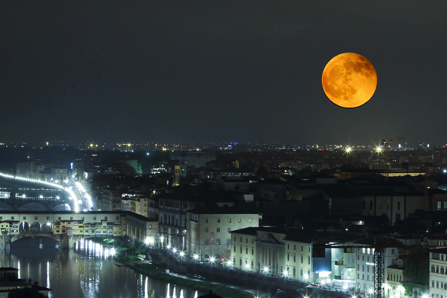Eclissi di Luna stasera nei cieli toscani (e non solo)
