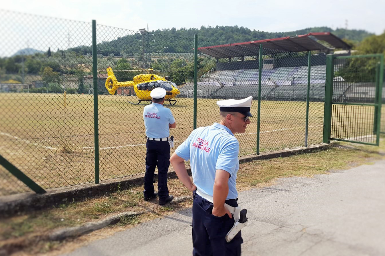 Violento scontro, ciclista soccorso con l’elicottero