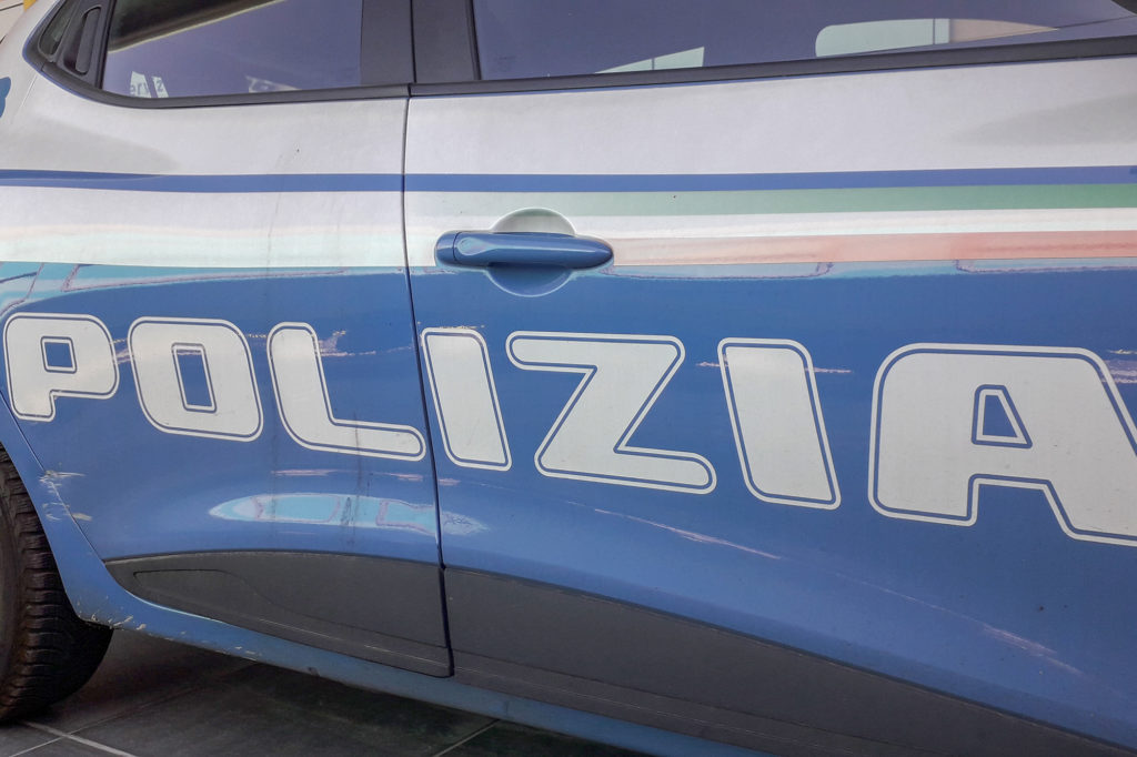 Una volante della polizia