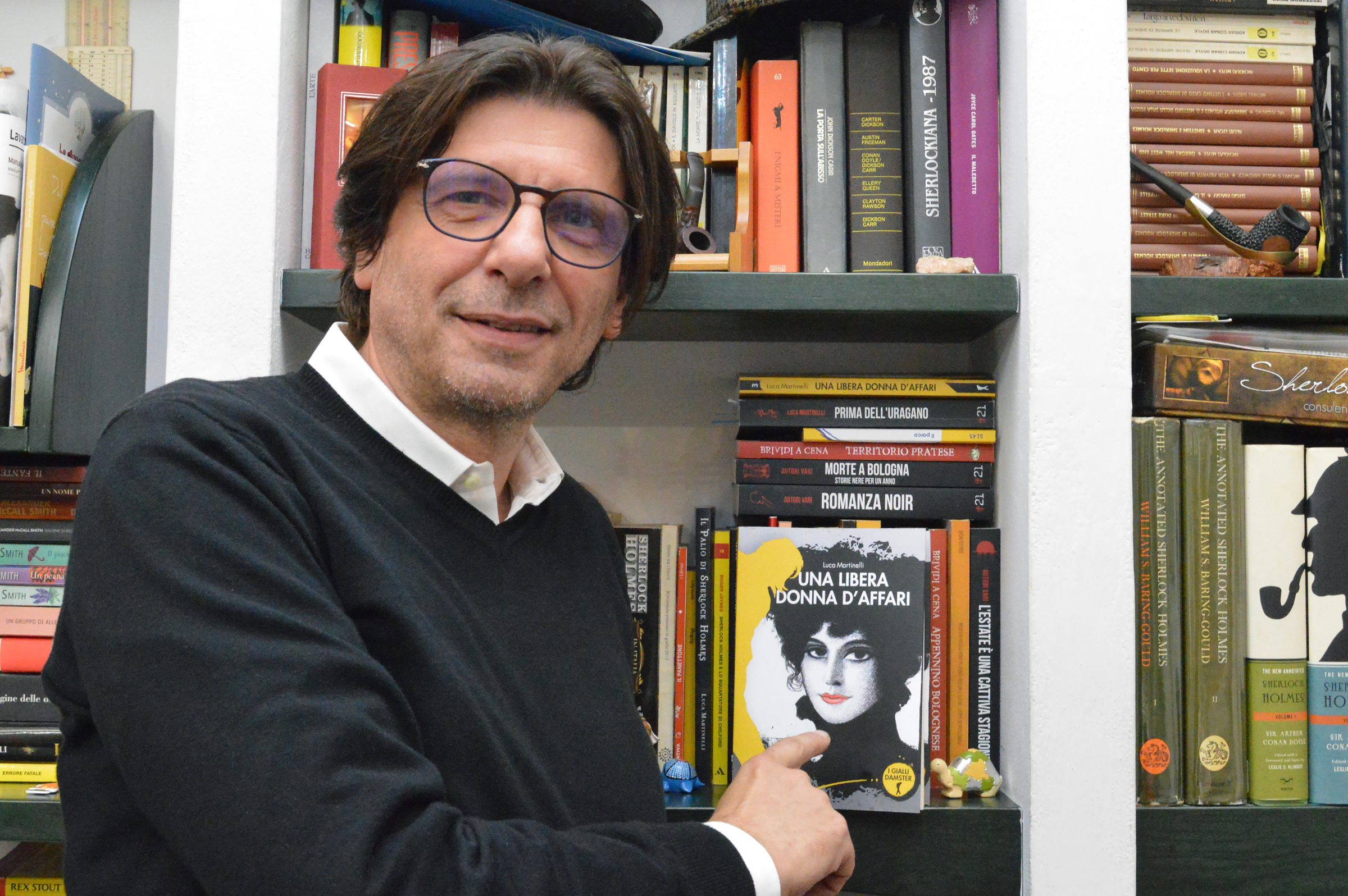 Luca Martinelli con una libera donna d'affari