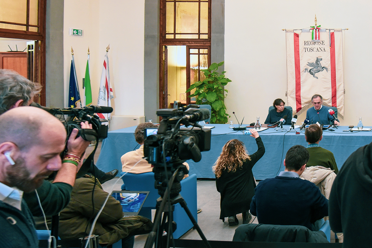 Enrico Rossi conferenza stampa coronavirus