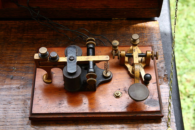 Samuel Morse inaugura la prima linea telegrafica