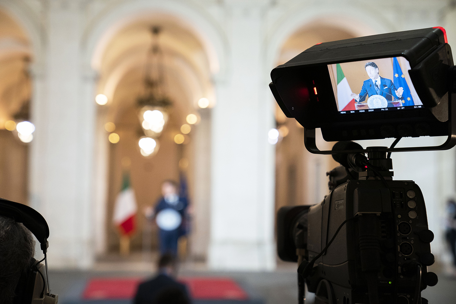 Giuseppe Conte in conferenza stampa il 16 maggio 2020 a Palazzo Chigi