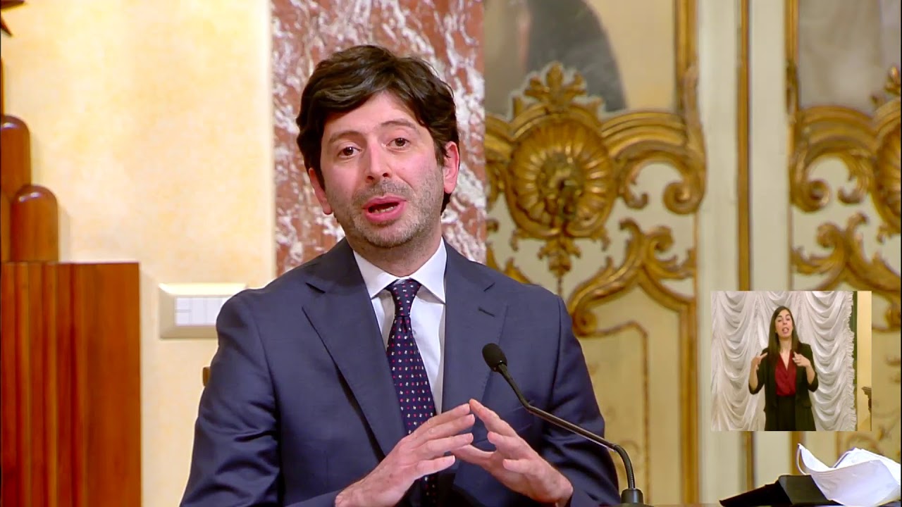 Il ministro della salute Roberto Speranza durante la conferenza stampa a Palazzo Chigi