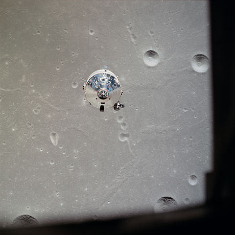 Neil Armostrong posa il piede sulla Luna