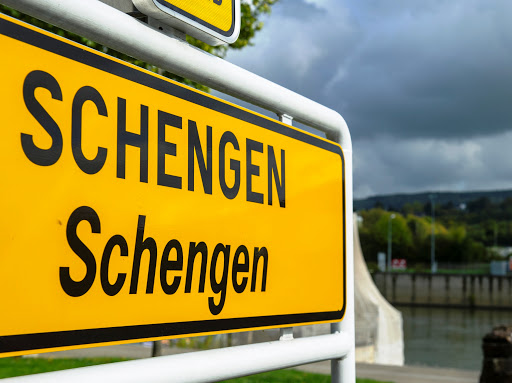 Italia aderisce agli accordi di Schengen