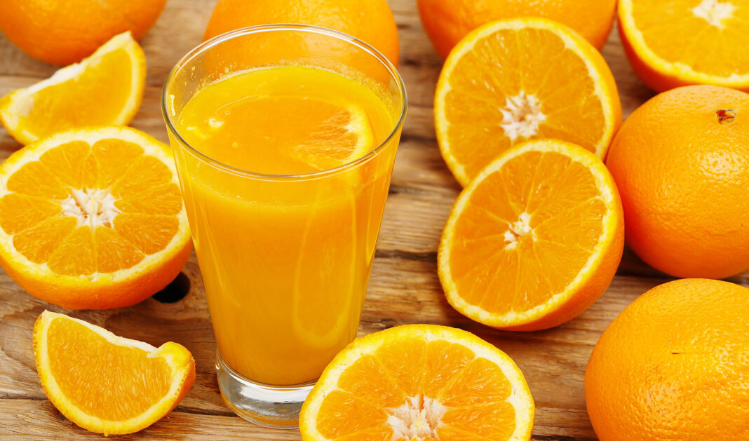 Arance e succo d'arancia