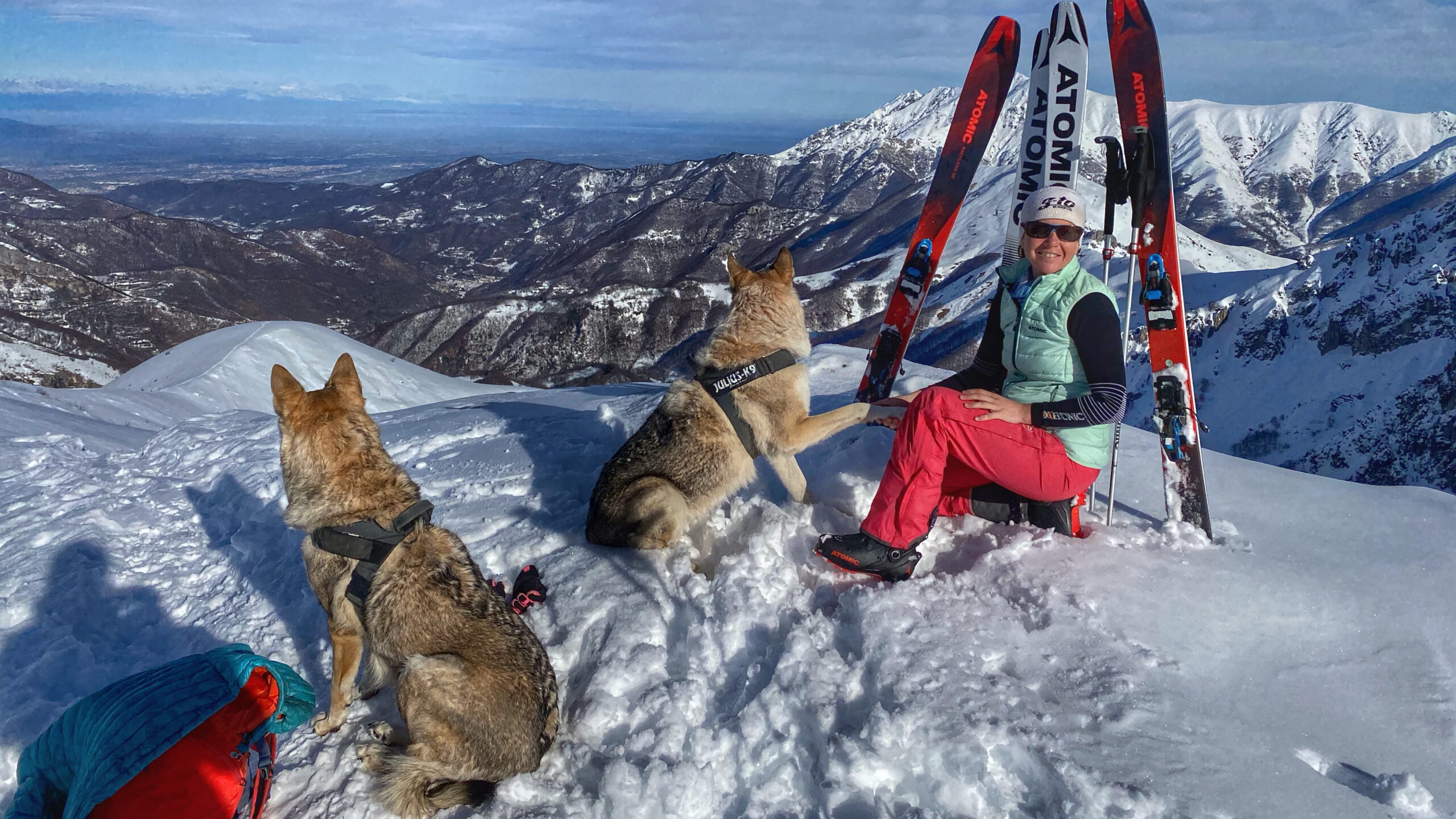 Una donna, due lupe e la montagna: l’ambassador Atomic Sabrina Zunino