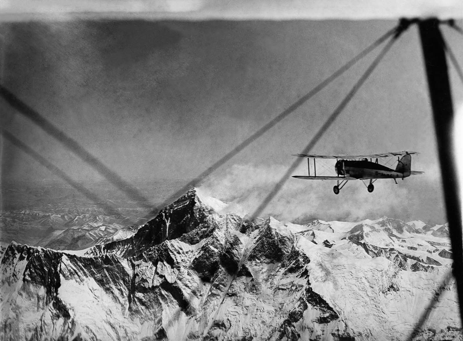 Il primo volo sull’Everest
