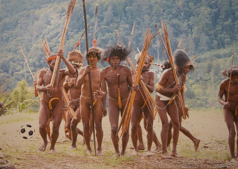 MARCELLO DIOTALLEVI “Pochi sanno che Paolo Rossi agli esordi militò nella squadra del Papua-Nuova Guinea”, 2020 Elaborazione digitale Plotter cm 30×40
