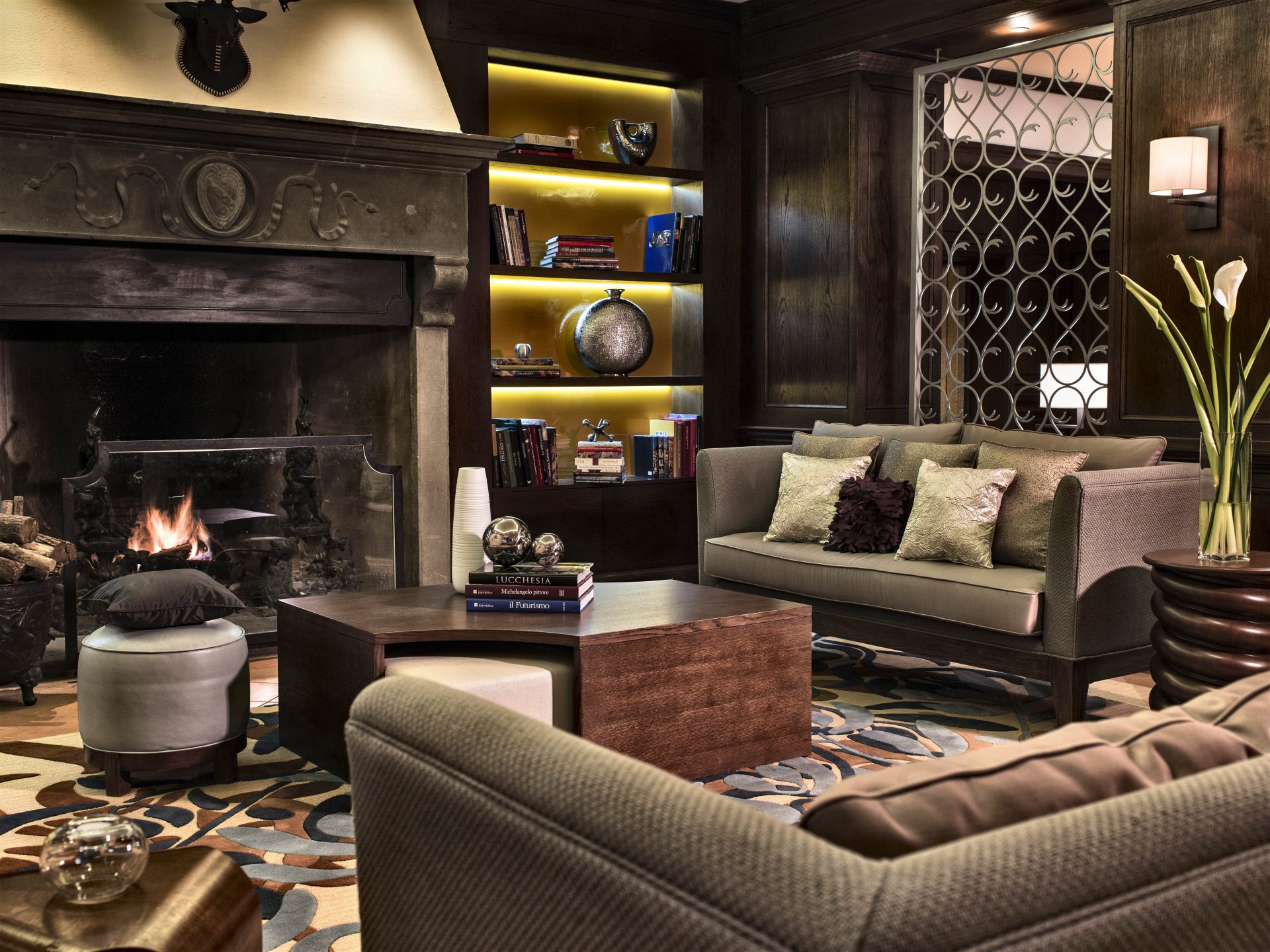 renaissance tuscany lobby