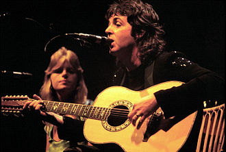 330px paul mccartney with linda mccartney wings 1976