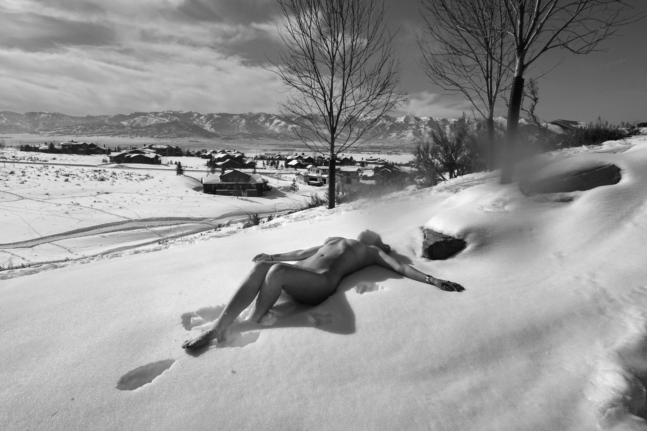 12 letizia battaglia nuda sulla neve, utah 2019 courtesy archivio letizia battaglia