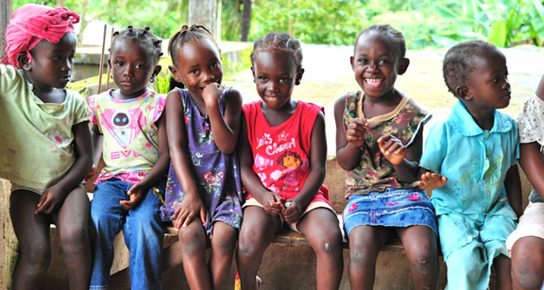 bambini progetto zimbabwe
