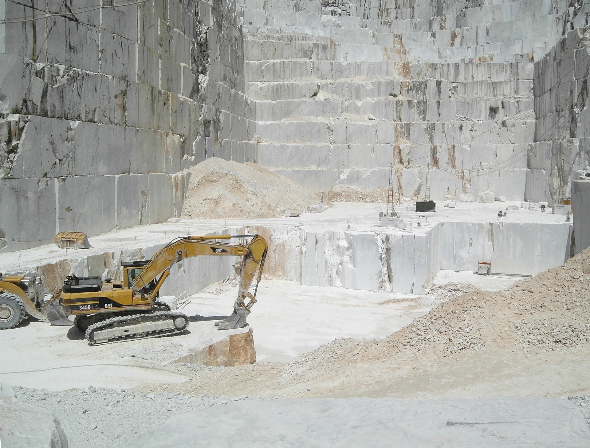 carrara marmo cava cave apuane2