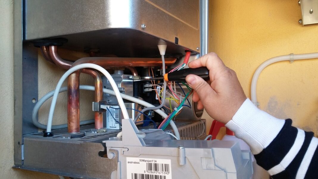 water heater g29d1b31f2 1280 (1)