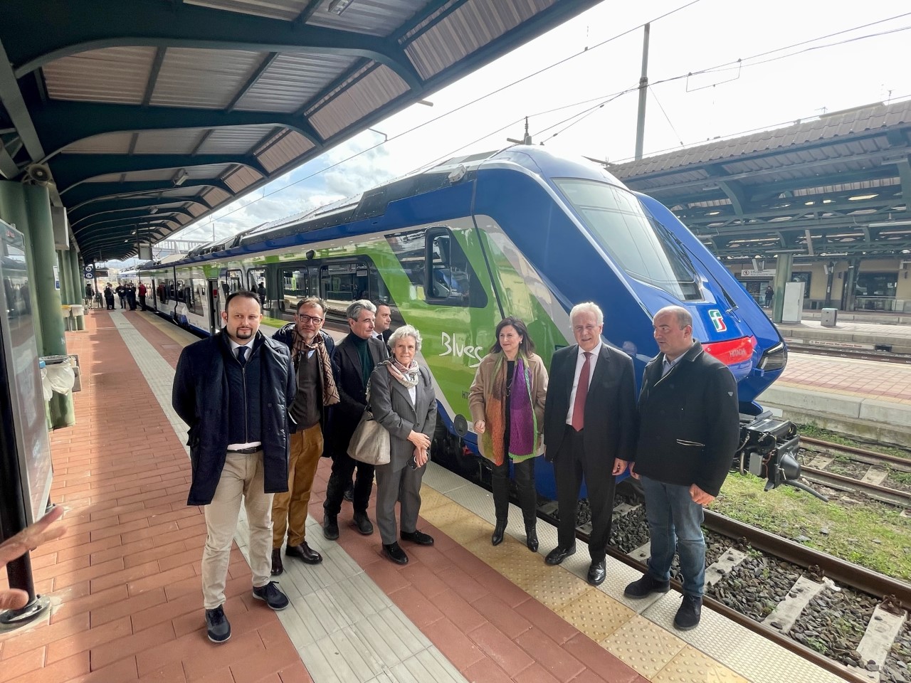 <strong>IL REGIONALE DI TRENITALIA: IL <em>BLUES </em>ENTRA IN SERVIZIO COMMERCIALE NEL MUGELLO</strong><s></s>