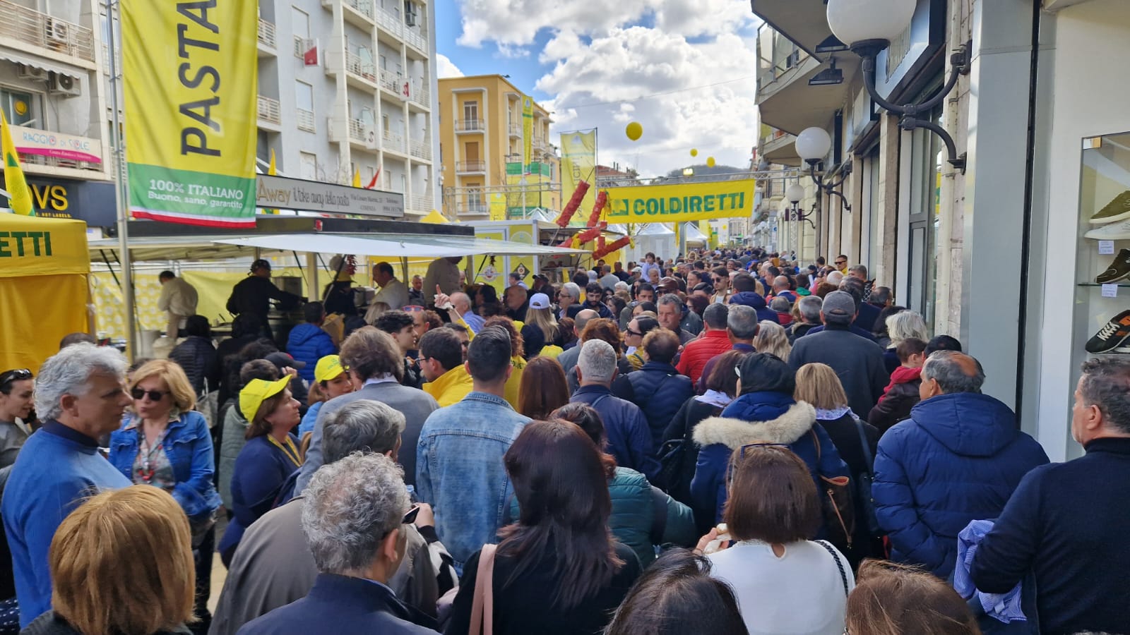 <strong>CONSUMI: IN 300MILA AL VILLAGGIO CONTADINO DELLA COLDIRETTI A COSENZA</strong>