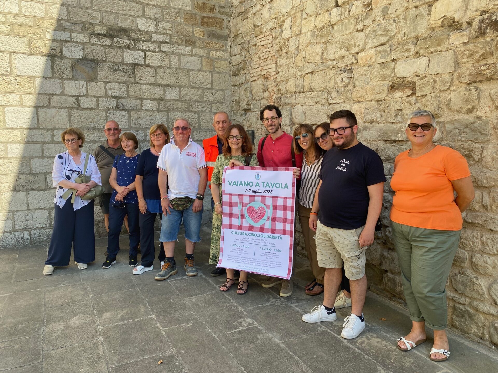 foto gruppo 1 vaiano a tavola