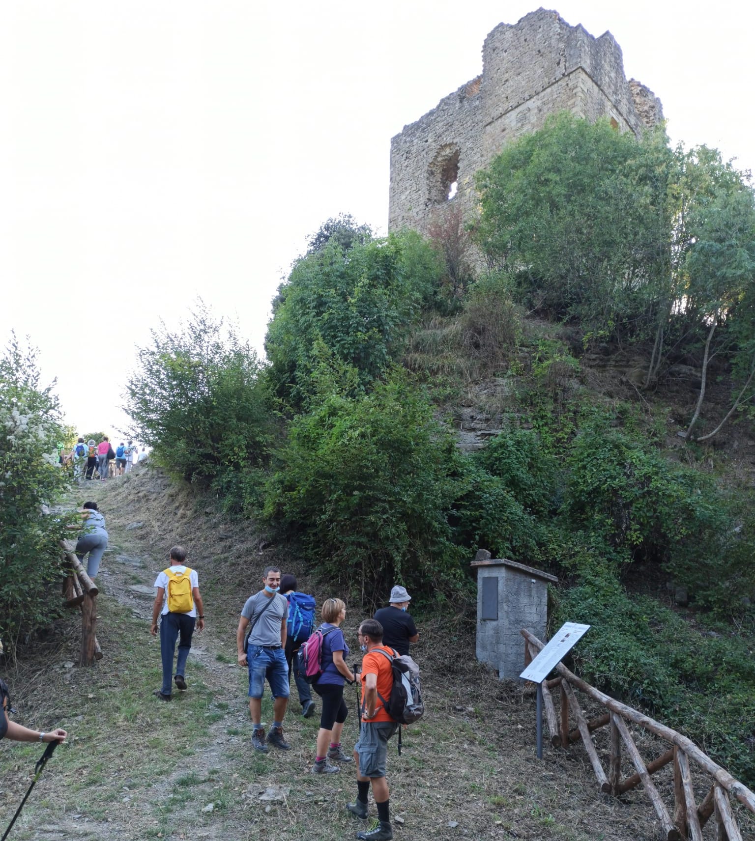 trekking rocca cerbaia