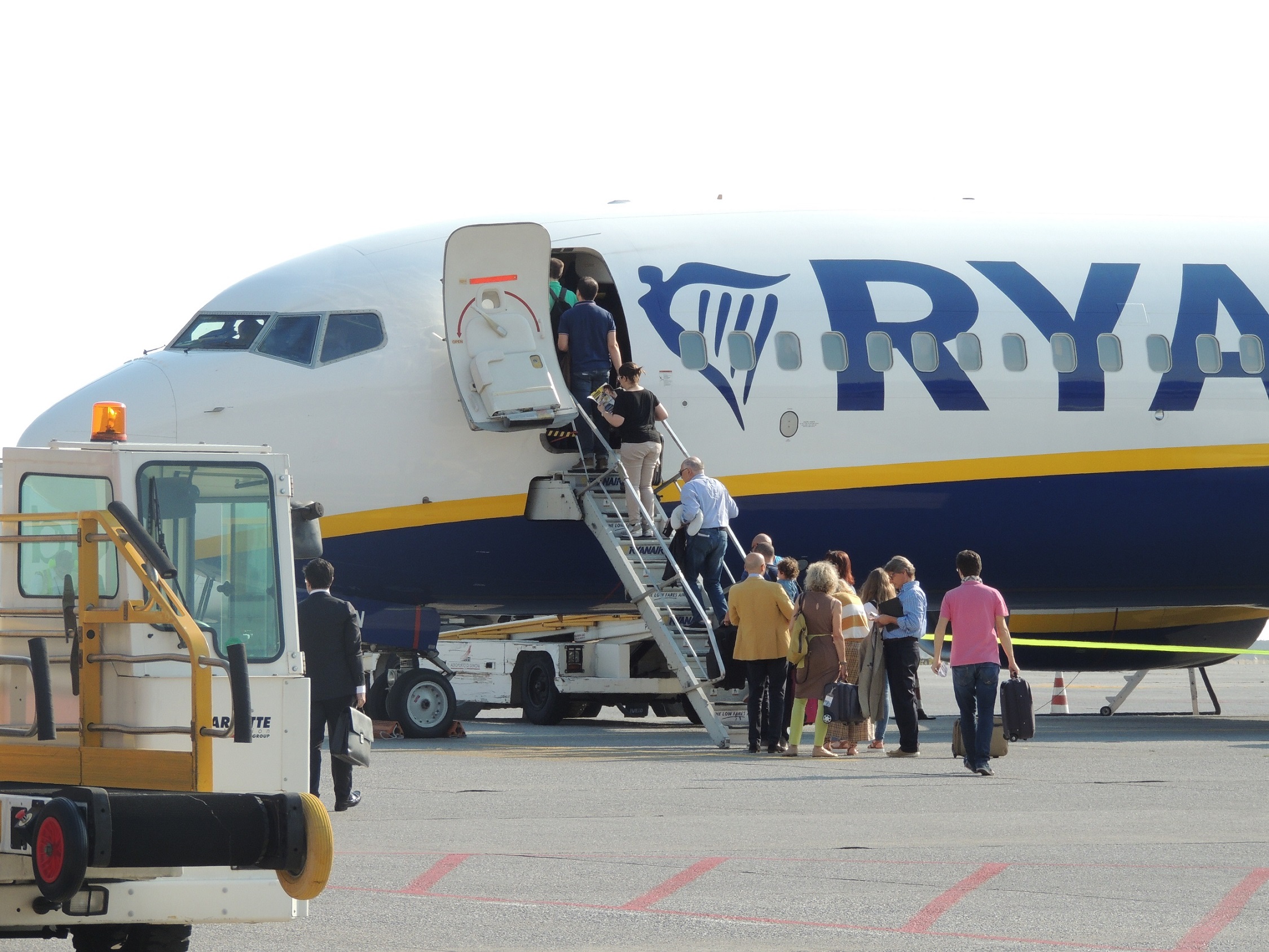 <strong>Volo in ritardo Ryanair Cagliari Pisa di oltre quattro ore, 250 euro ai passeggeri</strong>