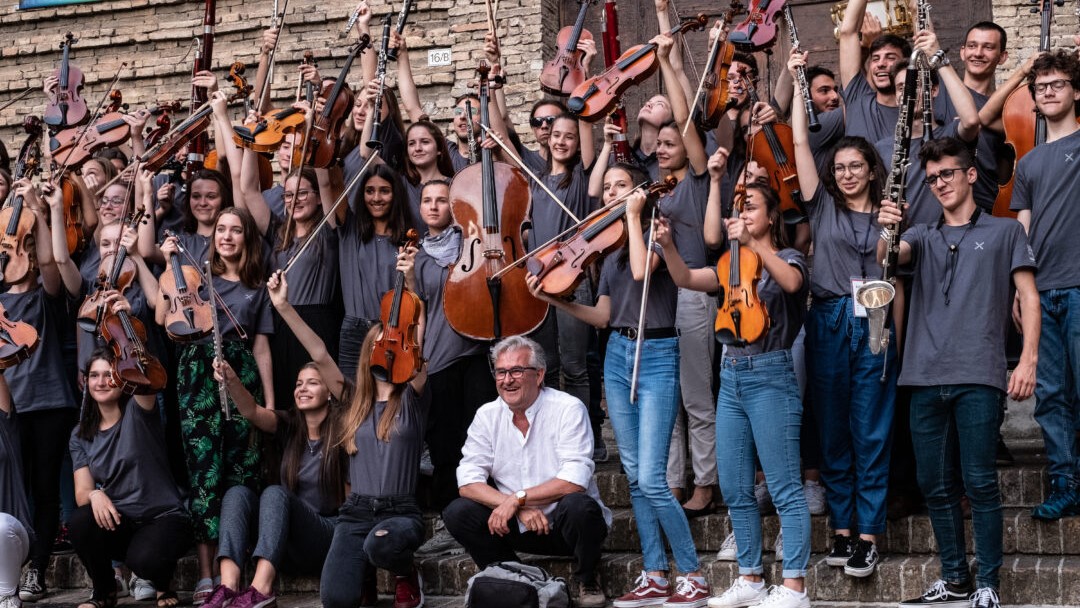 Europa: in Toscana i giovani musicisti di Esyo<br>La European Spirit of Youth Orchestra farà tre spettacoli a Lucignano, Punta Ala e Firenze. Mazzeo: “Un modo efficace per manifestare lo ‘spirito’ europeo che anima le giovani generazioni”. Gazzetti: “Il nostro auspicio è che questa esperienza possa davvero crescere e radicarsi sempre più”