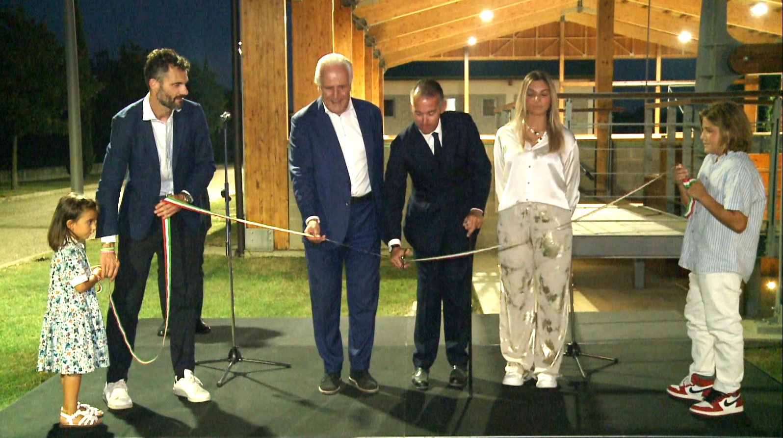 Prato. Inaugurato il Centro per l’Ippoterapia. C’erano anche Fresco, Chiambretti e Hollberg