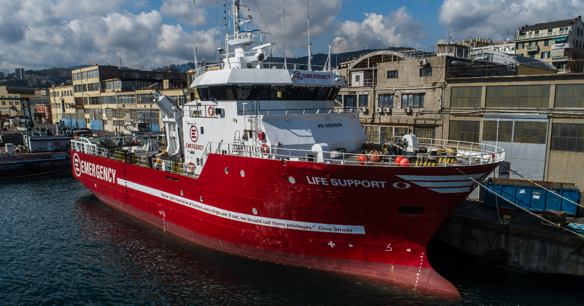 <strong>MIGRANTI, LA LIFE SUPPORT DI EMERGENCY SBARCHERÀ DOMANI A LIVORNO I 69 NAUFRAGHI SOCCORSI</strong>