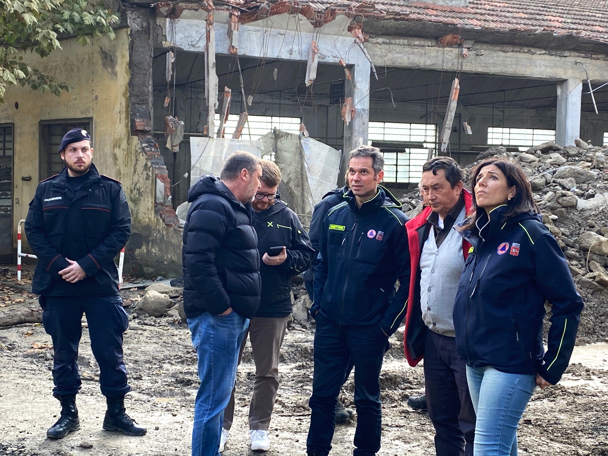 <strong>In Val di Bisenzio oltre 200 frane, i sindaci incontrano Monni</strong> <strong>“Intensificare il lavoro di squadra”. Polemica con Musumeci:</strong> <strong>“Ieri ci aspettavamo si parlasse delle risorse per i territori”</strong>